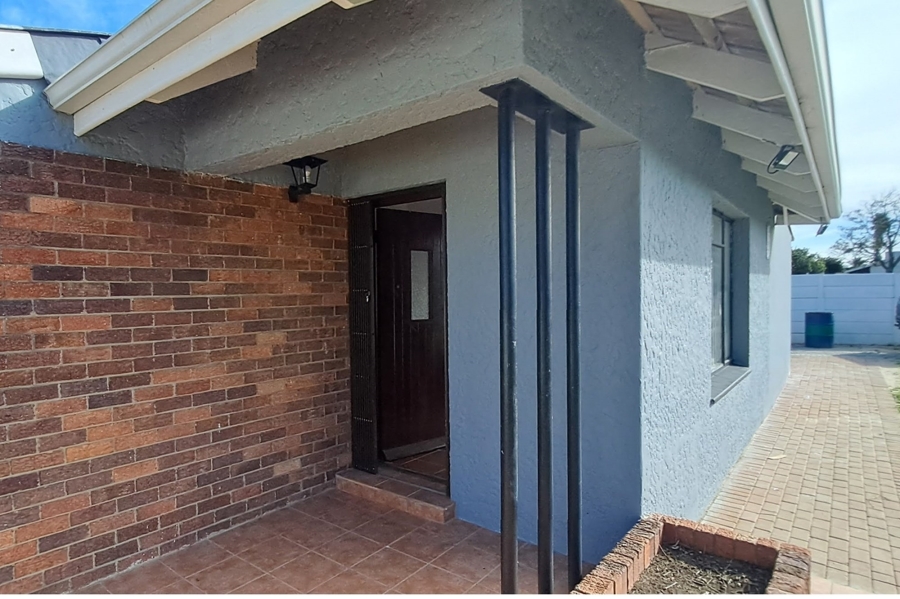 3 Bedroom Property for Sale in Kabega Park Eastern Cape